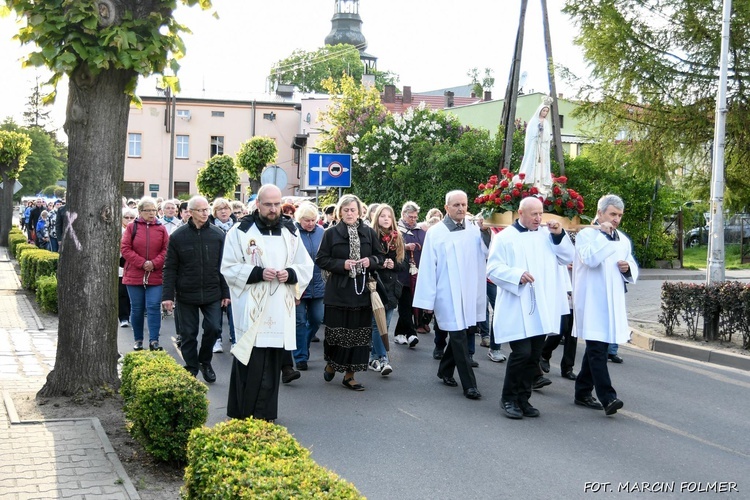 Procesja ku czci Matki Bożej Fatimskiej w Miliczu 