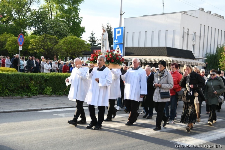 Procesja ku czci Matki Bożej Fatimskiej w Miliczu 