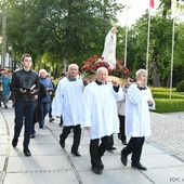 Procesja ku czci Matki Bożej Fatimskiej w Miliczu 