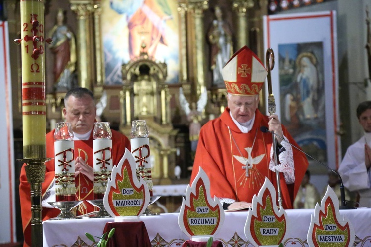 Bierzmowanie w Porąbce Uszewskiej