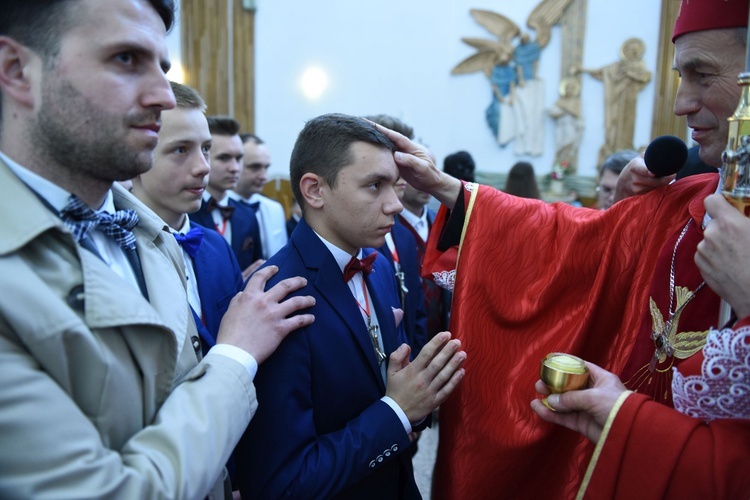 Bierzmowanie w Łękach Górnych