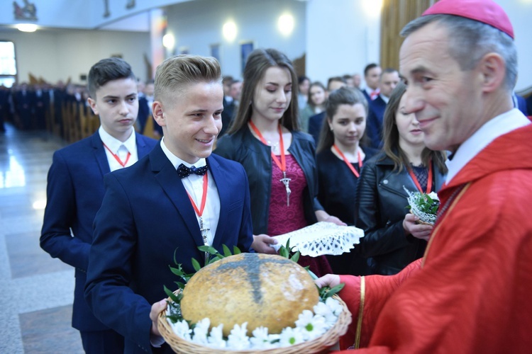 Bierzmowanie w Łękach Górnych