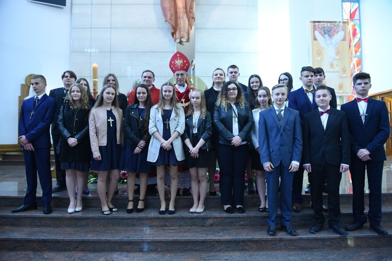 Bierzmowanie w Łękach Górnych