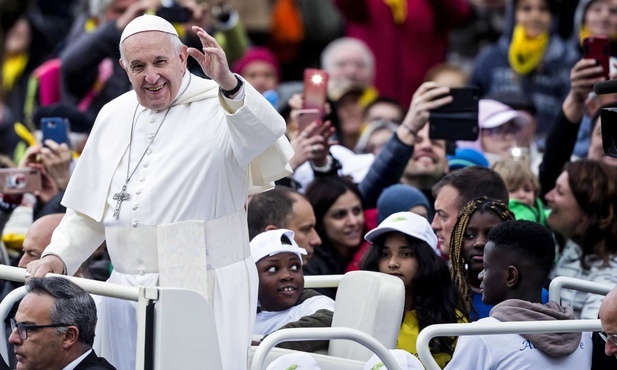 Franciszek do Polaków: Odmawiajcie różaniec i proście o nawrócenie