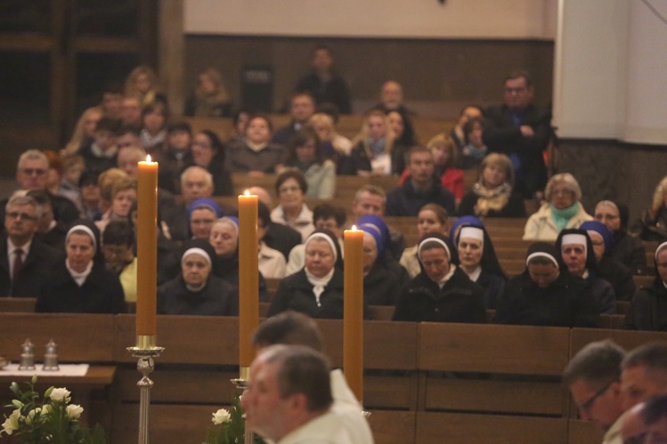 Eucharystia w intencji bp. Adama Wodarczyka i rocznika święceń 1994