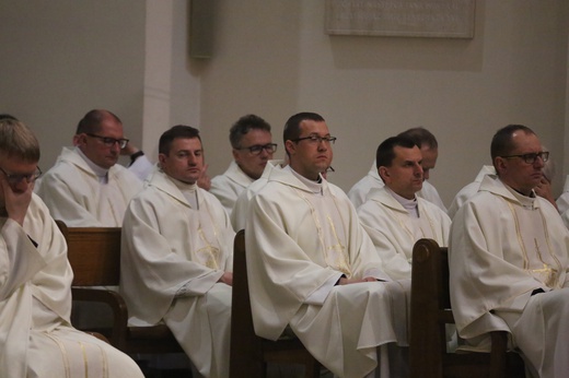 Eucharystia w intencji bp. Adama Wodarczyka i rocznika święceń 1994