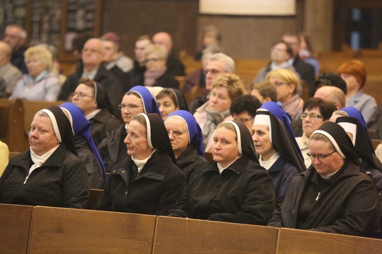 Eucharystia w intencji bp. Adama Wodarczyka i rocznika święceń 1994