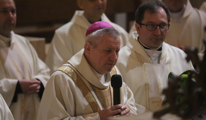 Katowice. Jubileusz 25-lecia kapłaństwa bp. Adama Wodarczyka i rocznika święceń 1994