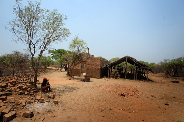 Biskup z Burkina Faso: trwa otwarta walka z Chrystusem