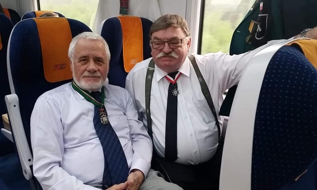 "Powstańczy" pociąg w drodze z Katowic do Warszawy
