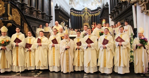 Ośmiu nowych kapłanów w diecezji