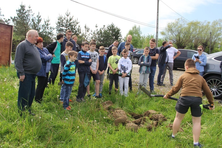 Rozpoczęcie budowy nowego kościoła w Nowym Sączu