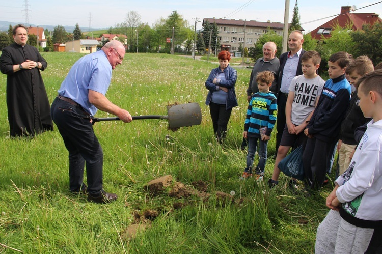 Rozpoczęcie budowy nowego kościoła w Nowym Sączu