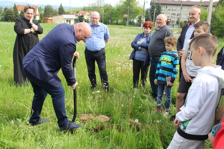 Rozpoczęcie budowy nowego kościoła w Nowym Sączu