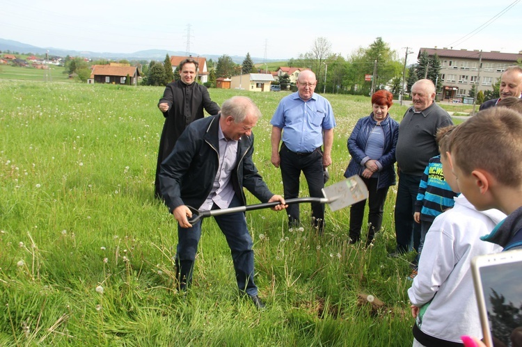 Rozpoczęcie budowy nowego kościoła w Nowym Sączu