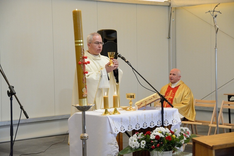 Opole. Pierwsza Eucharystia w parafii św. Jana Pawła II