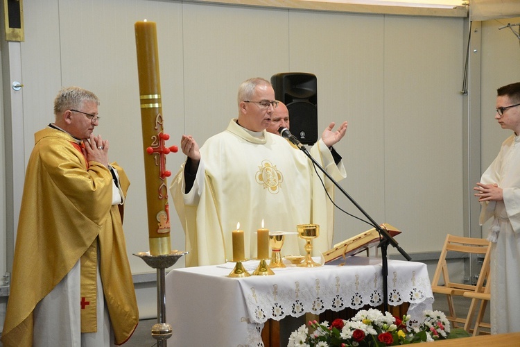 Opole. Pierwsza Eucharystia w parafii św. Jana Pawła II