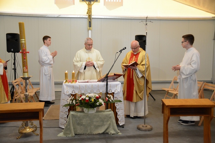 Opole. Pierwsza Eucharystia w parafii św. Jana Pawła II