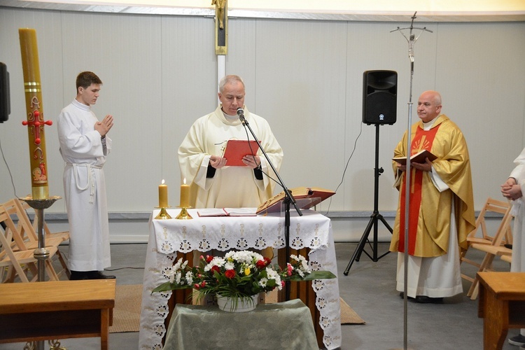 Opole. Pierwsza Eucharystia w parafii św. Jana Pawła II