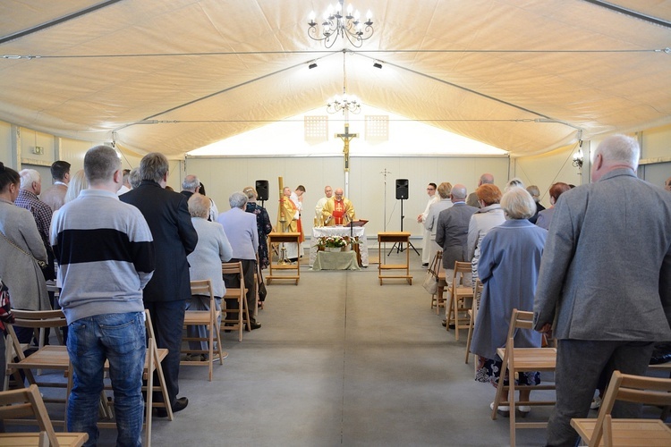 Opole. Pierwsza Eucharystia w parafii św. Jana Pawła II