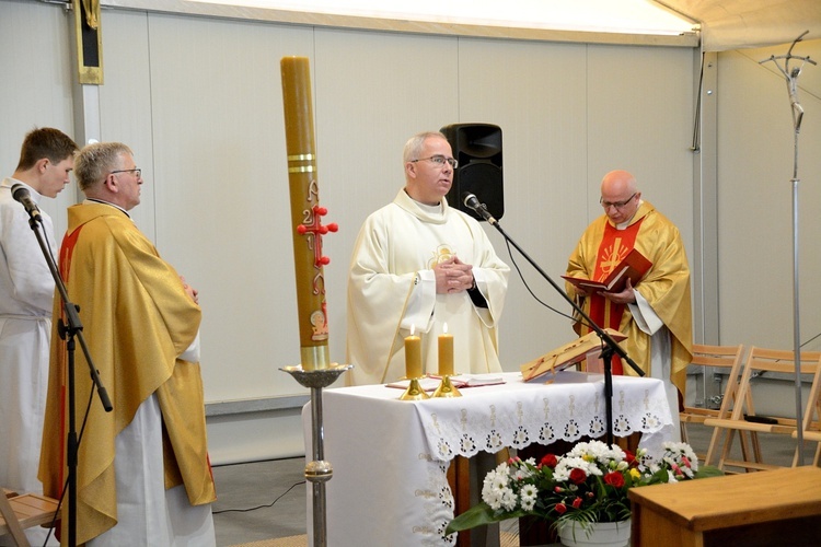 Opole. Pierwsza Eucharystia w parafii św. Jana Pawła II