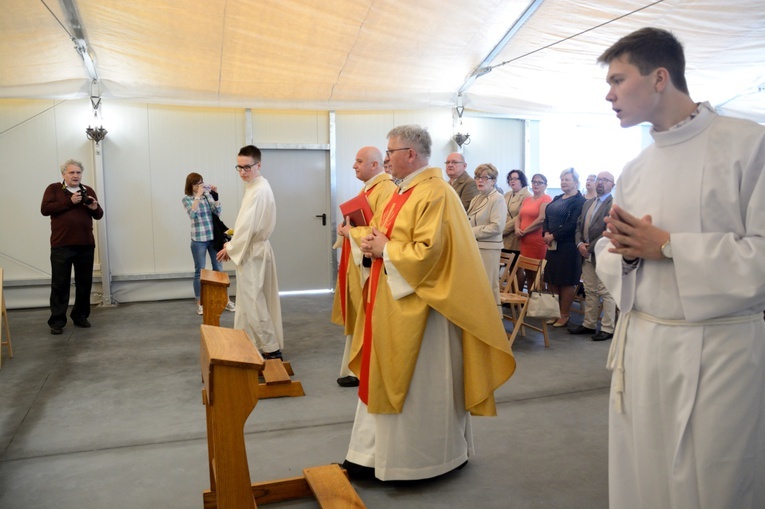 Opole. Pierwsza Eucharystia w parafii św. Jana Pawła II