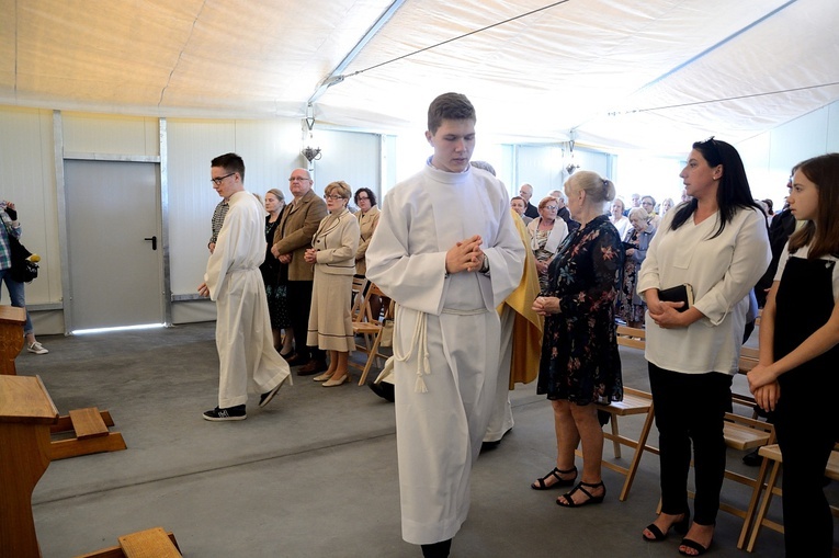 Opole. Pierwsza Eucharystia w parafii św. Jana Pawła II