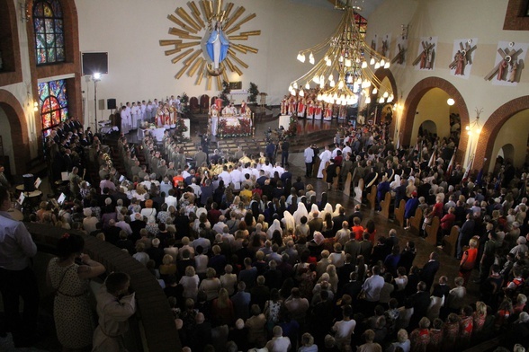 Nowe sanktuarium z wołaniem o świętość