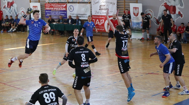 Mecz piłki ręcznej w Sandomierzu 