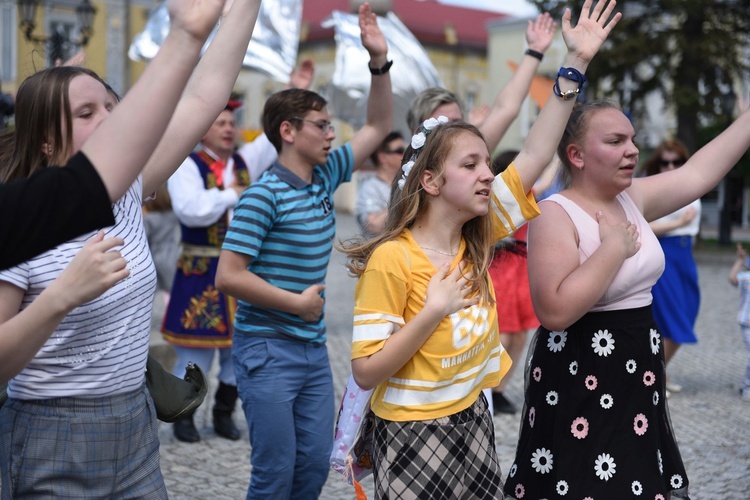 Brzeskie tańce dla Jana Pawła II i Lilli Sztyler