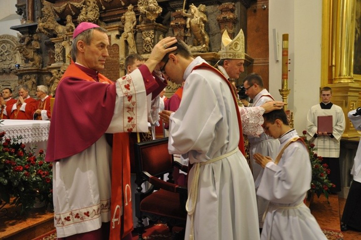 W Starożytności Chrześcijańskiej Chrztu Udzielano Osobom Dorosłym Sakrament kapłaństwa w starożytności chrześcijańskiej