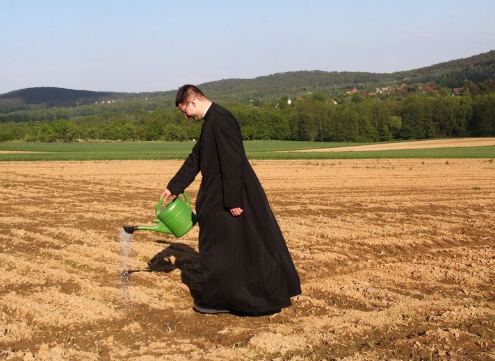 Siewcy Słowa - specjalna sesja zdjęciowa neoprezbiterów wrocławskich