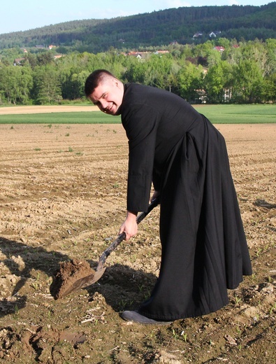 Siewcy Słowa - specjalna sesja zdjęciowa neoprezbiterów wrocławskich