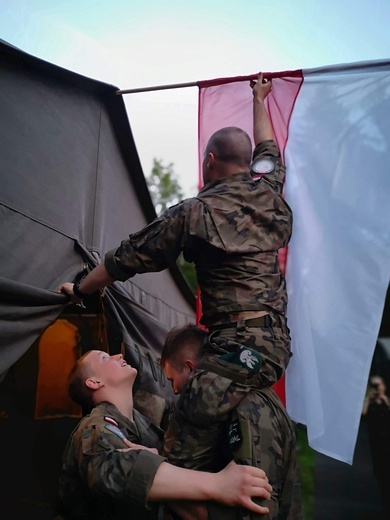 Podchorążowie AWL na 61. Międzynarodowej Pielgrzymce Wojskowej do Lourdes