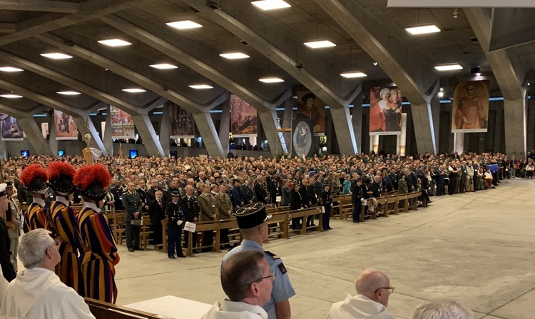 Podchorążowie AWL na 61. Międzynarodowej Pielgrzymce Wojskowej do Lourdes