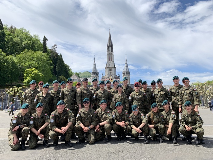 Podchorążowie AWL na 61. Międzynarodowej Pielgrzymce Wojskowej do Lourdes