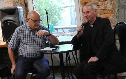 "Akademia nie z tej ziemi" z ks. Władysławem Nowobilskim