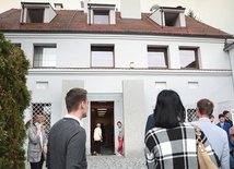 ▲	Placówka zaprasza zwiedzających.