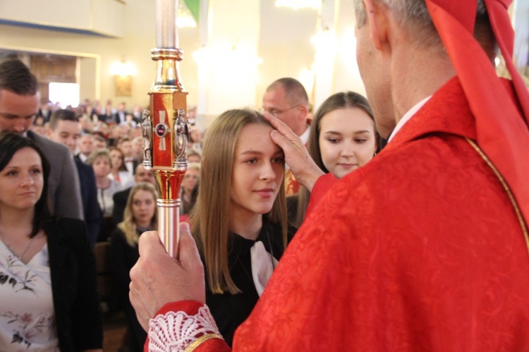 Bierzmowanie w kościele św. Heleny w Nowym Sączu