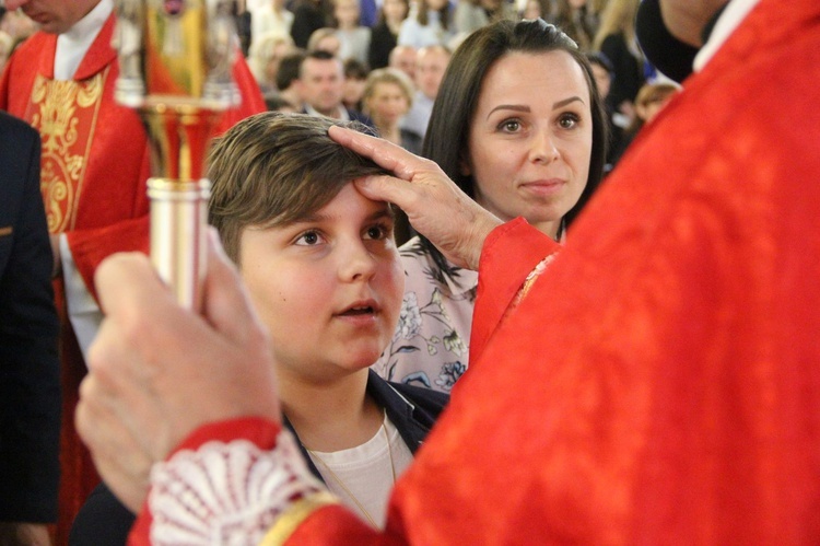 Bierzmowanie w kościele św. Heleny w Nowym Sączu