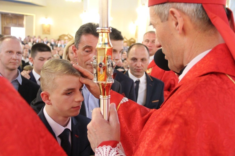 Bierzmowanie w kościele św. Heleny w Nowym Sączu