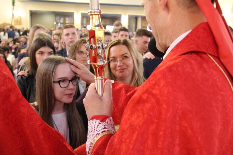 Bierzmowanie w kościele św. Heleny w Nowym Sączu