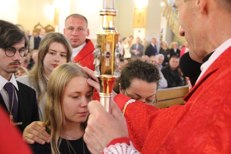 Bierzmowanie w kościele św. Heleny w Nowym Sączu