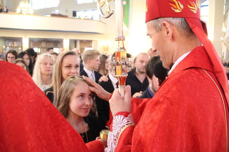 Bierzmowanie w kościele św. Heleny w Nowym Sączu