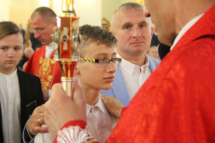 Bierzmowanie w kościele św. Heleny w Nowym Sączu