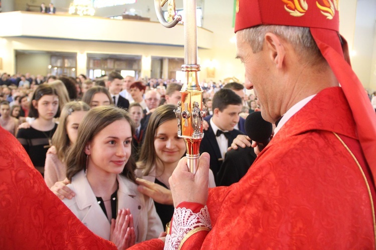 Bierzmowanie w kościele św. Heleny w Nowym Sączu