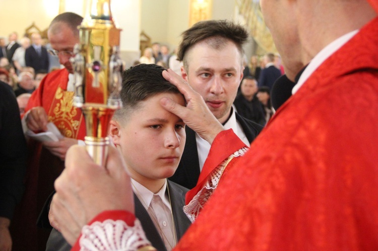 Bierzmowanie w kościele św. Heleny w Nowym Sączu