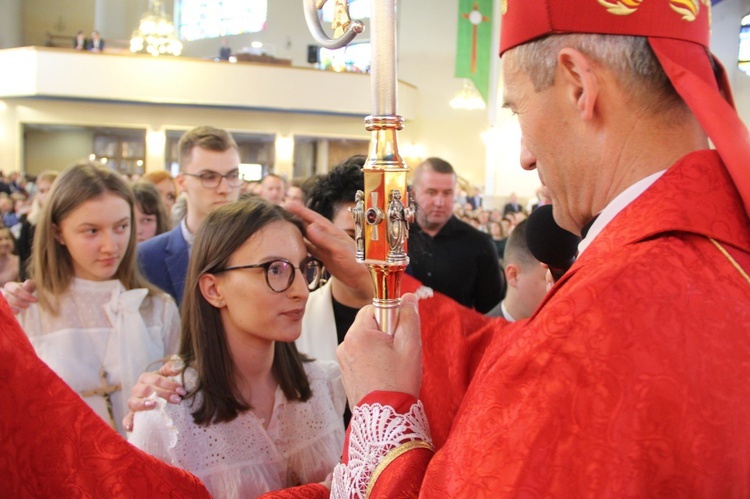 Bierzmowanie w kościele św. Heleny w Nowym Sączu