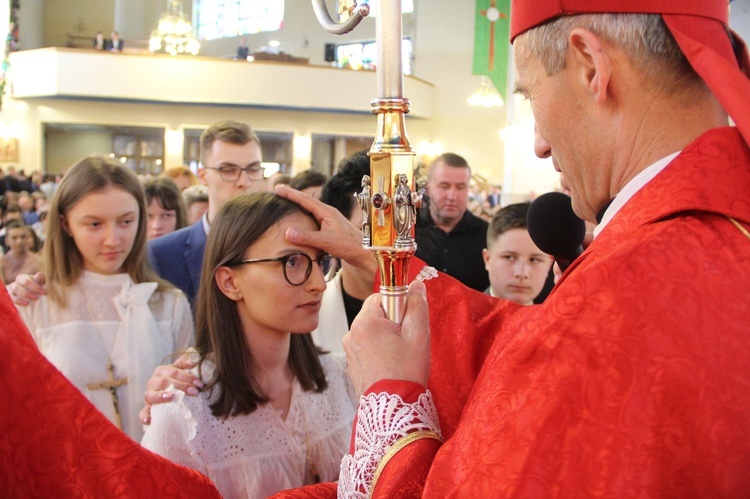 Bierzmowanie w kościele św. Heleny w Nowym Sączu