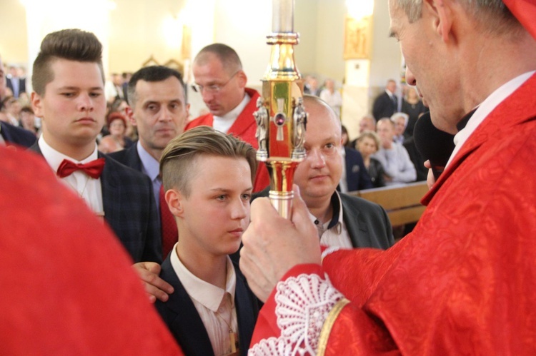 Bierzmowanie w kościele św. Heleny w Nowym Sączu